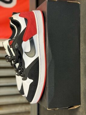 Nike Low-Top Sneakers in White, Black & Red